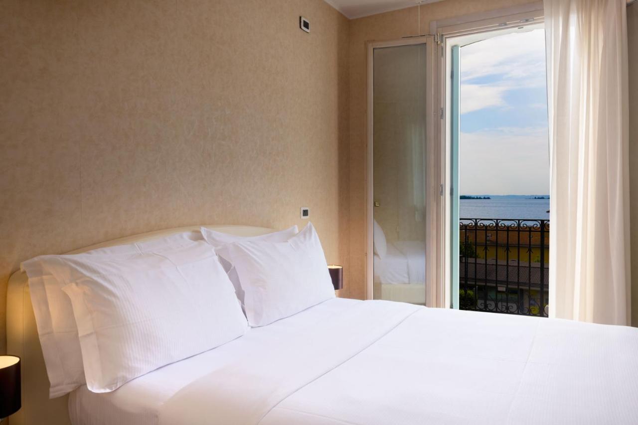 Mefuta Hotel Gardone Riviera Exteriör bild