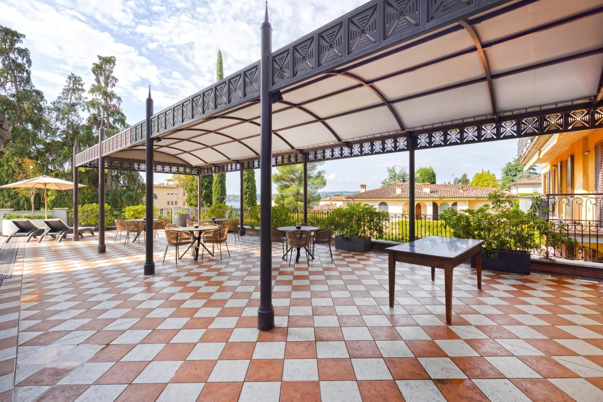 Mefuta Hotel Gardone Riviera Exteriör bild
