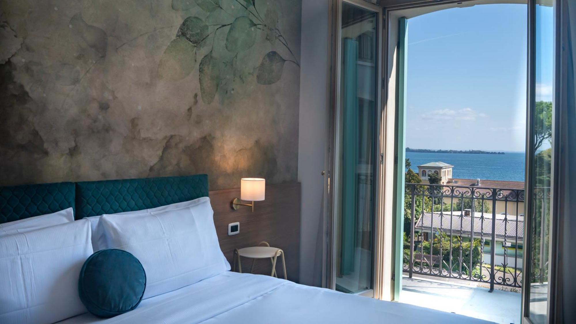 Mefuta Hotel Gardone Riviera Exteriör bild